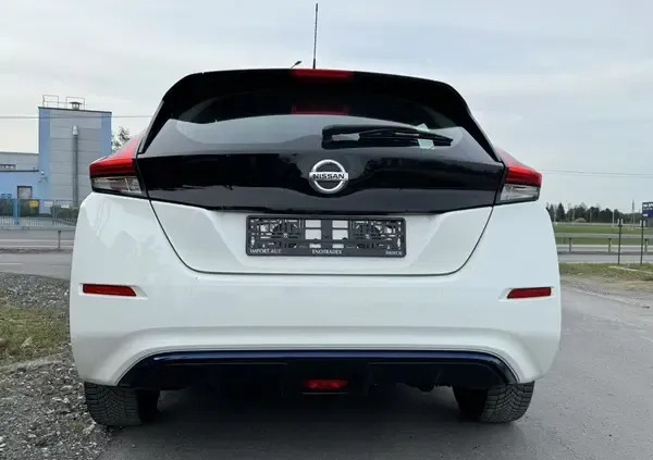 Nissan Leaf cena 46999 przebieg: 106000, rok produkcji 2019 z Tarnobrzeg małe 497